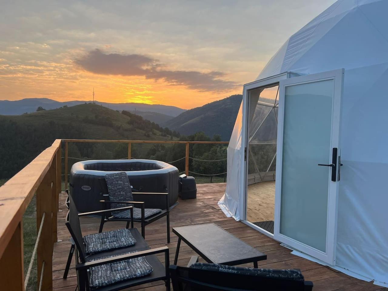 ホテル Tranquil Dome - Manta'S Retreat Glamping Cornereva エクステリア 写真